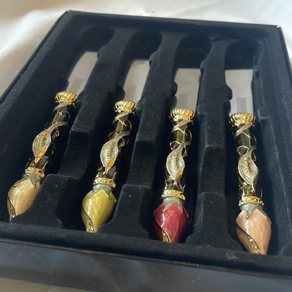 2 Saints 4 Piece Spreader Set Swarovski Crystals - Picture 4 of 4